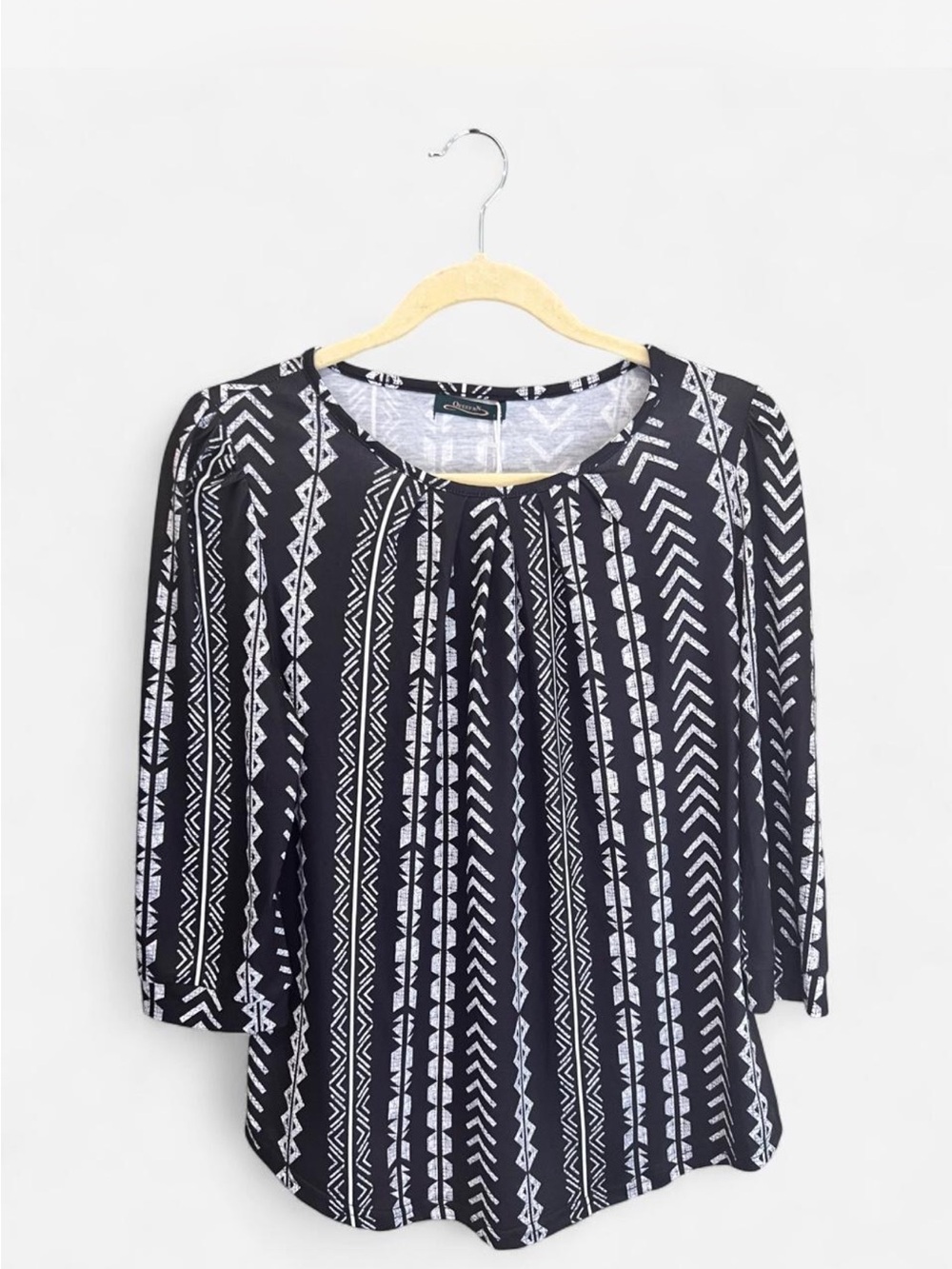 Black & White Geometric Print Blouse
